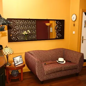 Bed & Breakfast Paskins Town House