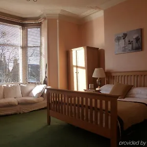 Hotel At The Park ***