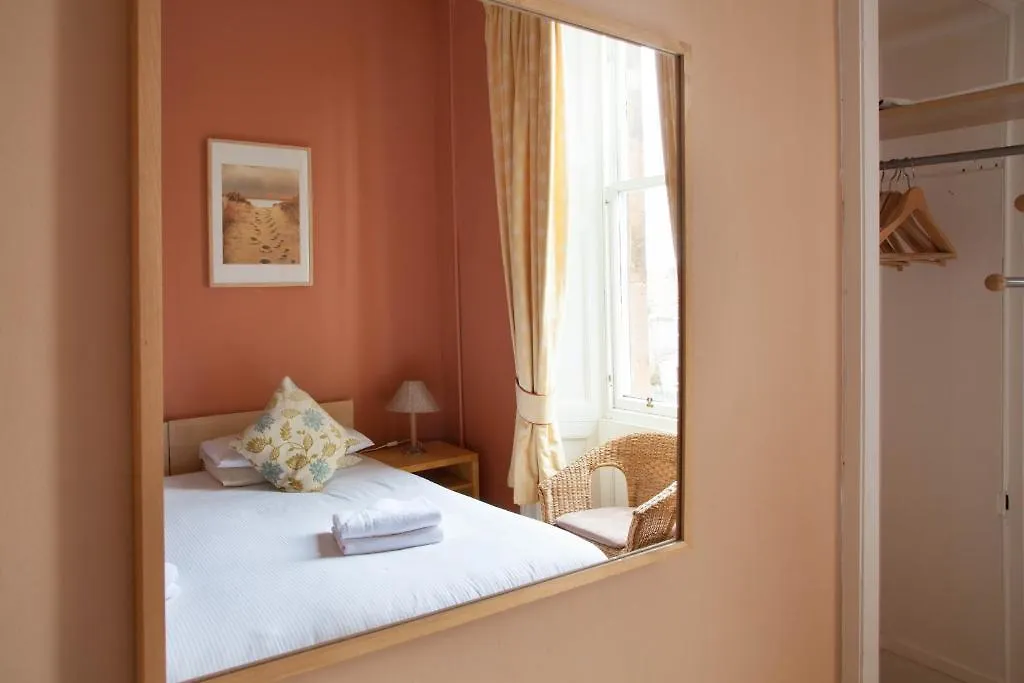 Garfield Guest House Edinburgh 4*,